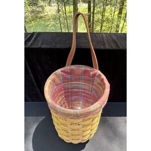 Vintage Longenberger Large Gatehouse Basket W/Plaid Lining And Plastic Protector